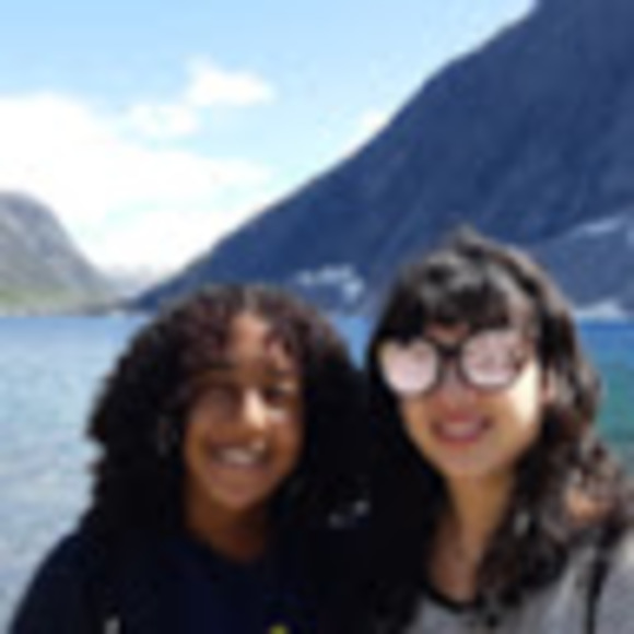 Meet your Posher, Cynthia - Picture 1 of 1